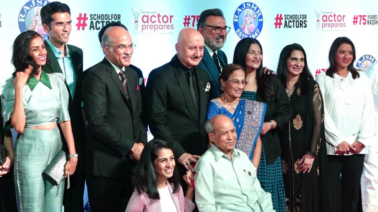 Anupam Kher Sooraj Barjatya Host Grand Premiere Of uunchai Amitabh starrer film will release on 11 November