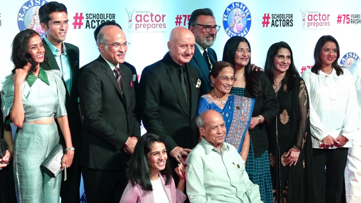 Anupam Kher Sooraj Barjatya Host Grand Premiere Of uunchai Amitabh starrer film will release on 11 November