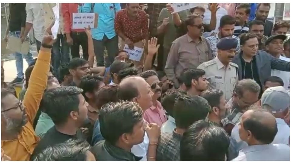 vegetable man molested girl in Indore Demand to run case in fast track court