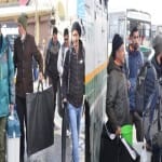 मतदान के लिए पोलिंग पार्टियां रवाना।