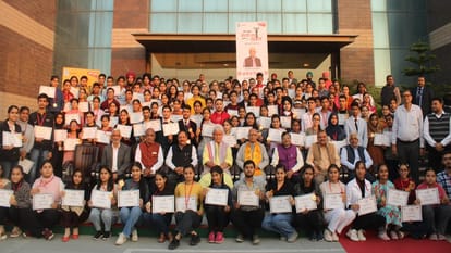 LG said - education is one who does not get entangled syllabus, teach students ask questions