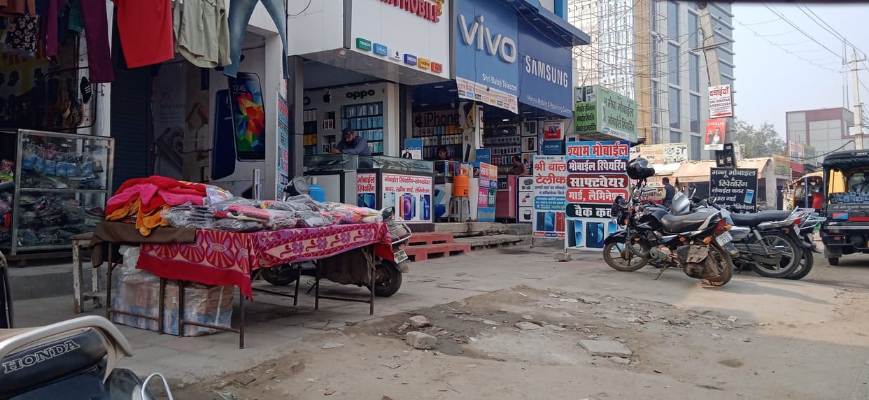 Even the illegal occupation could not be removed even if the encroachment was taken away by the city council administration.