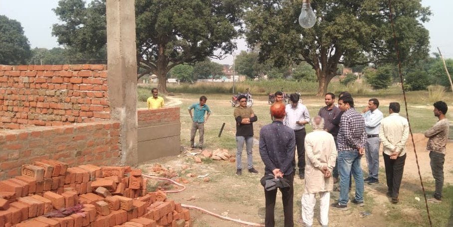 JD bifurcated over poor construction, got the pillar demolished
