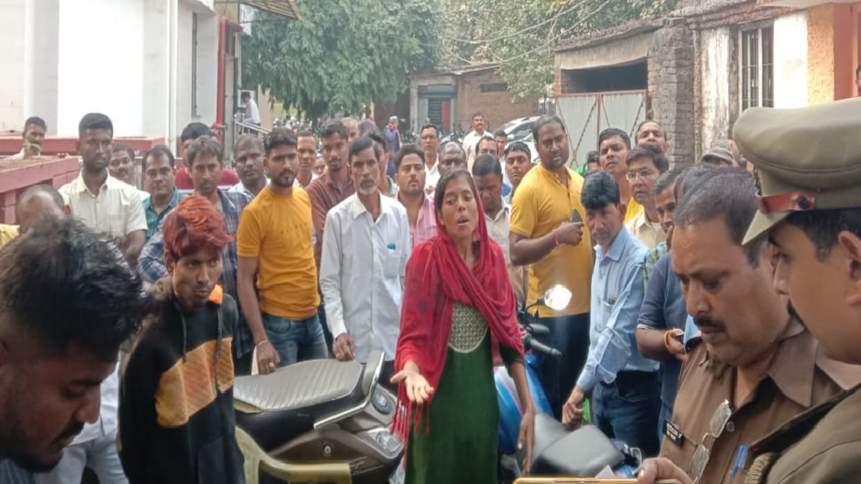 girl who came to commissioner office with a complaint beaten up in Gorakhpur