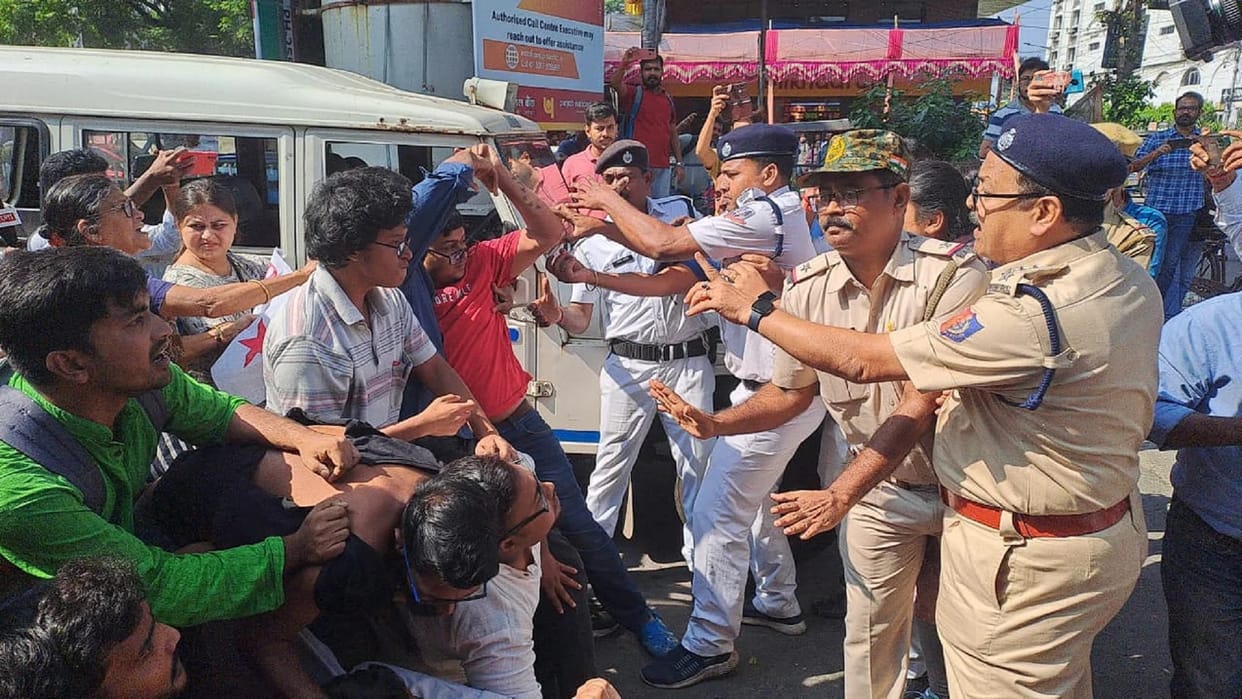 Kolkata: Why did a woman policeman bitten the hand of a Tet candidate