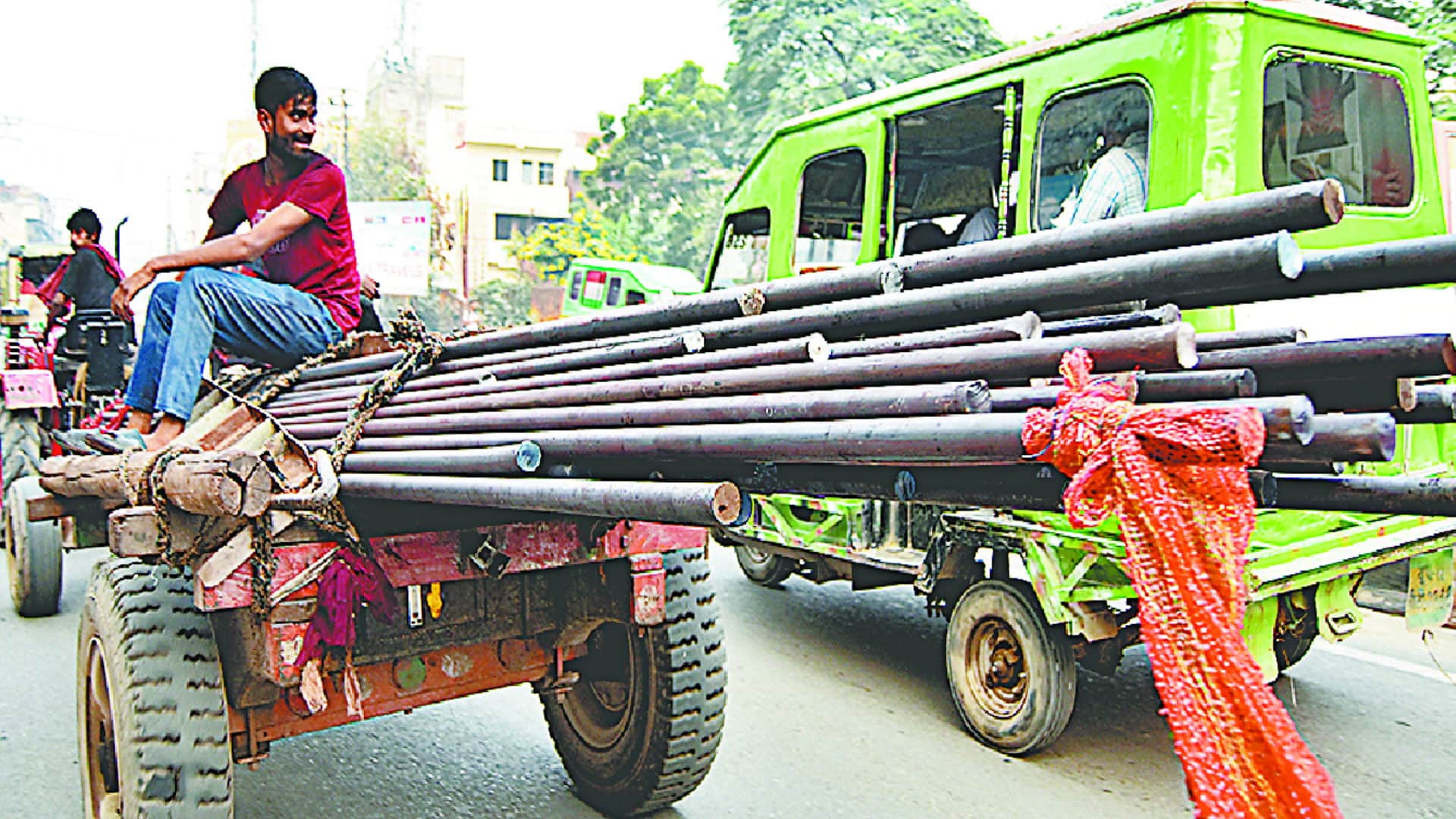 Meerut News: Police took action against 3186 people for breaking rules, fined two lakh