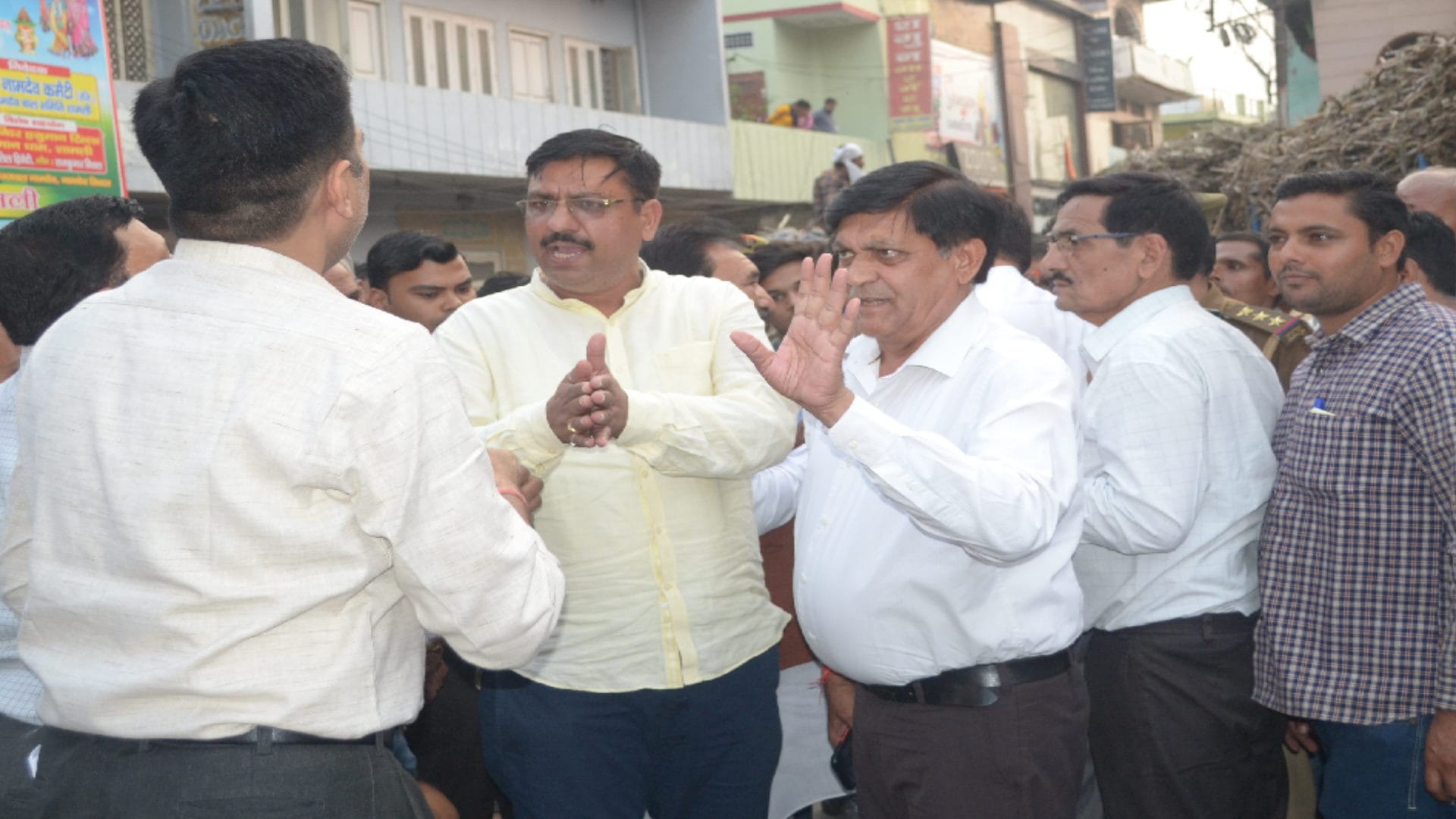 Shamli News: The jam problem of sugarcane vehicular reaches Lucknow, traders have warn to officers