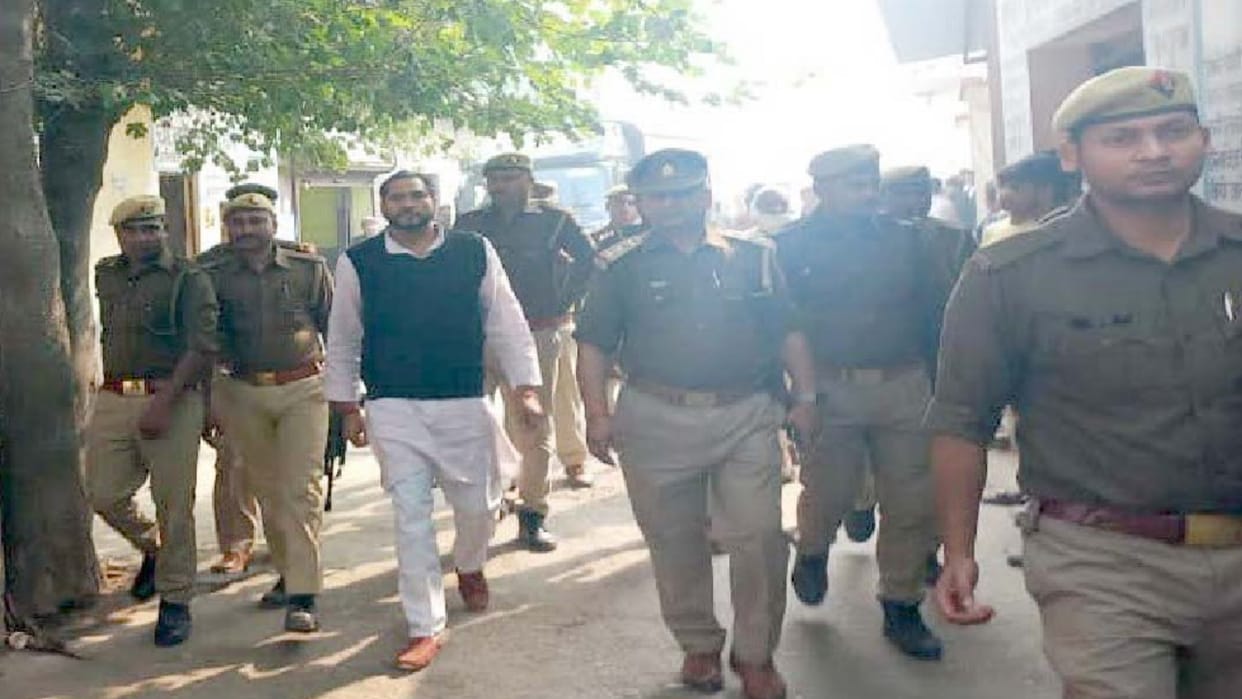 UP:  infamous Dharmendra Kirthal appeared in court, complex turned into a cantonment