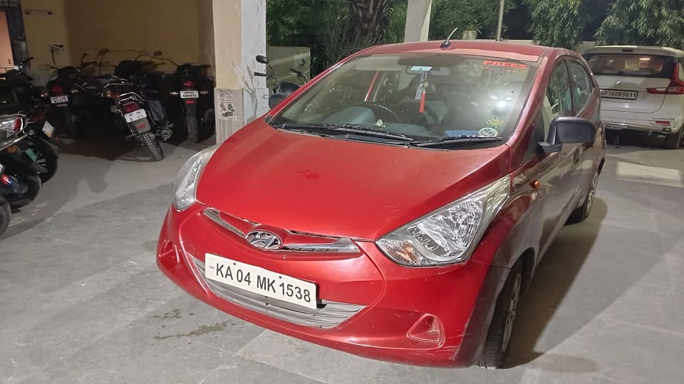 Noida Police Arrested 8 Hawala Businessmen with 2 Crore Rupees Sector 58 Read more