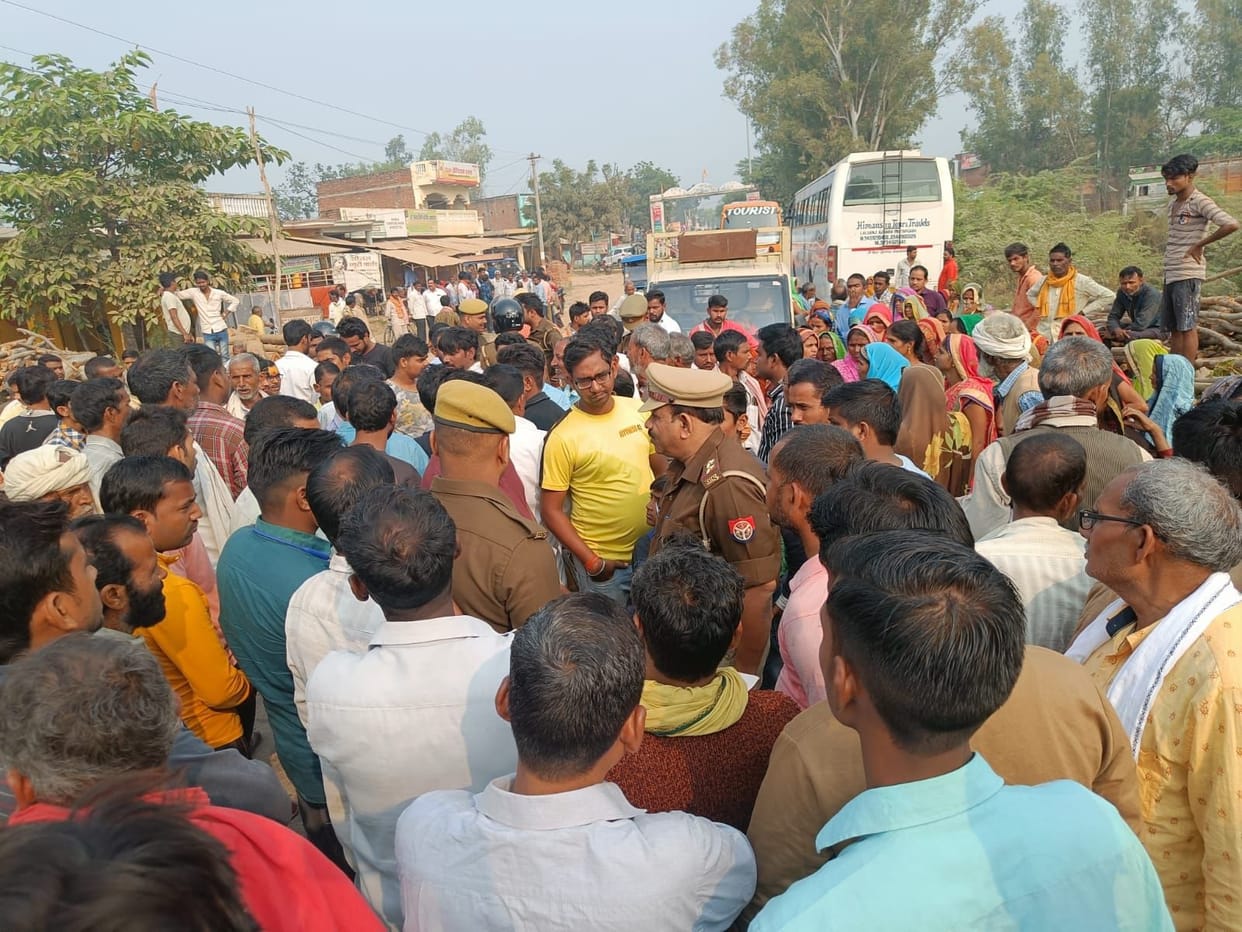 Angry villagers blocked the death of the mother, obeyed the assurance