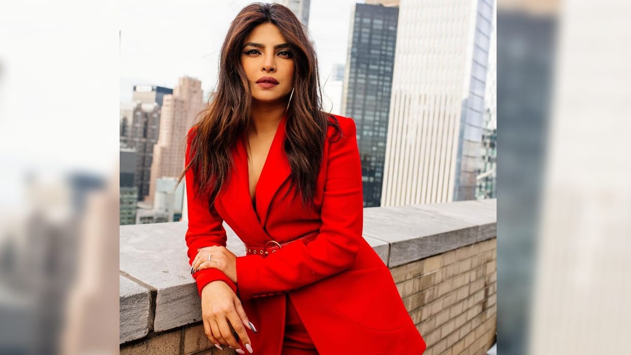Priyanka Chopra Dances on Mithun Chakraborty song Ye Raat Mein Jo Maza Hai in a bathrobe video getting viral