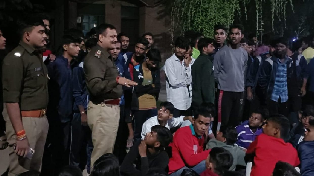 Students of Navodaya Vidyalaya upset over beating of principal, boycott lunch