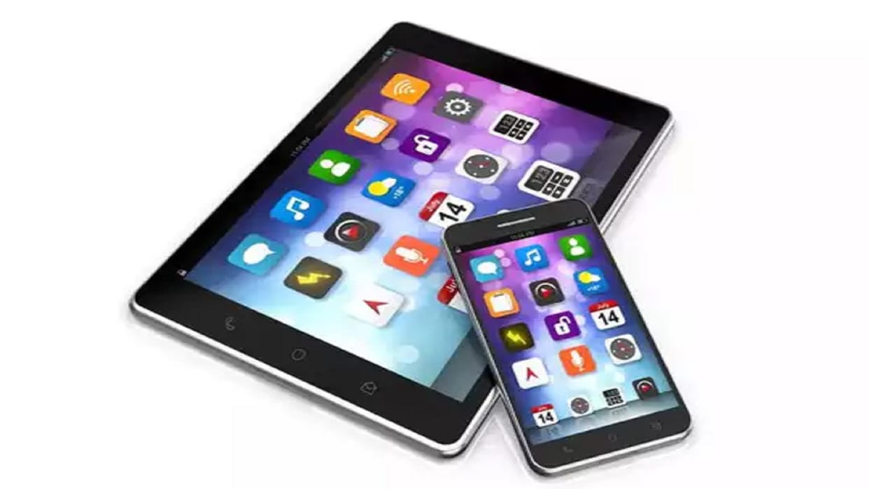 UP News: Tablet smartphones will be distributed to 40 lakh students by March, tender may be held next month