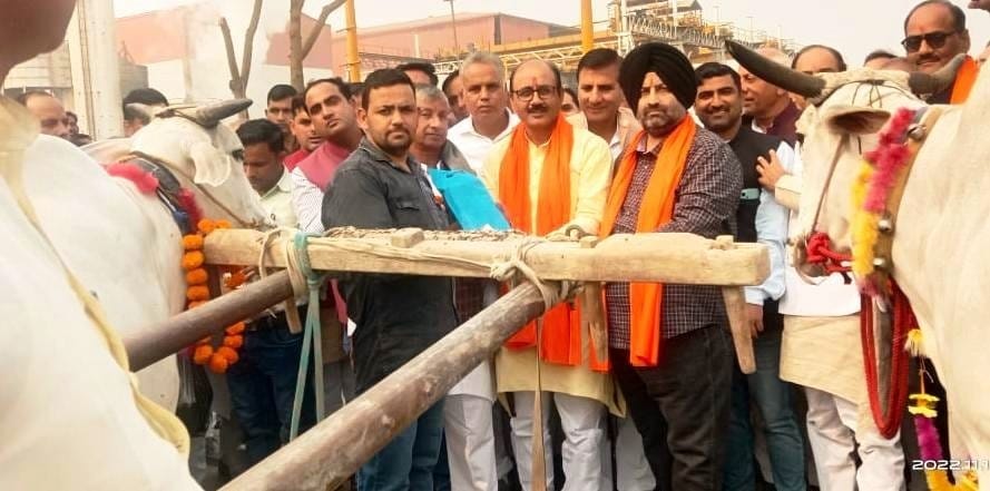 Inauguration of crushing sessions of Uttam Sugar Shermau and Farmers Cooperative Sugar Mill