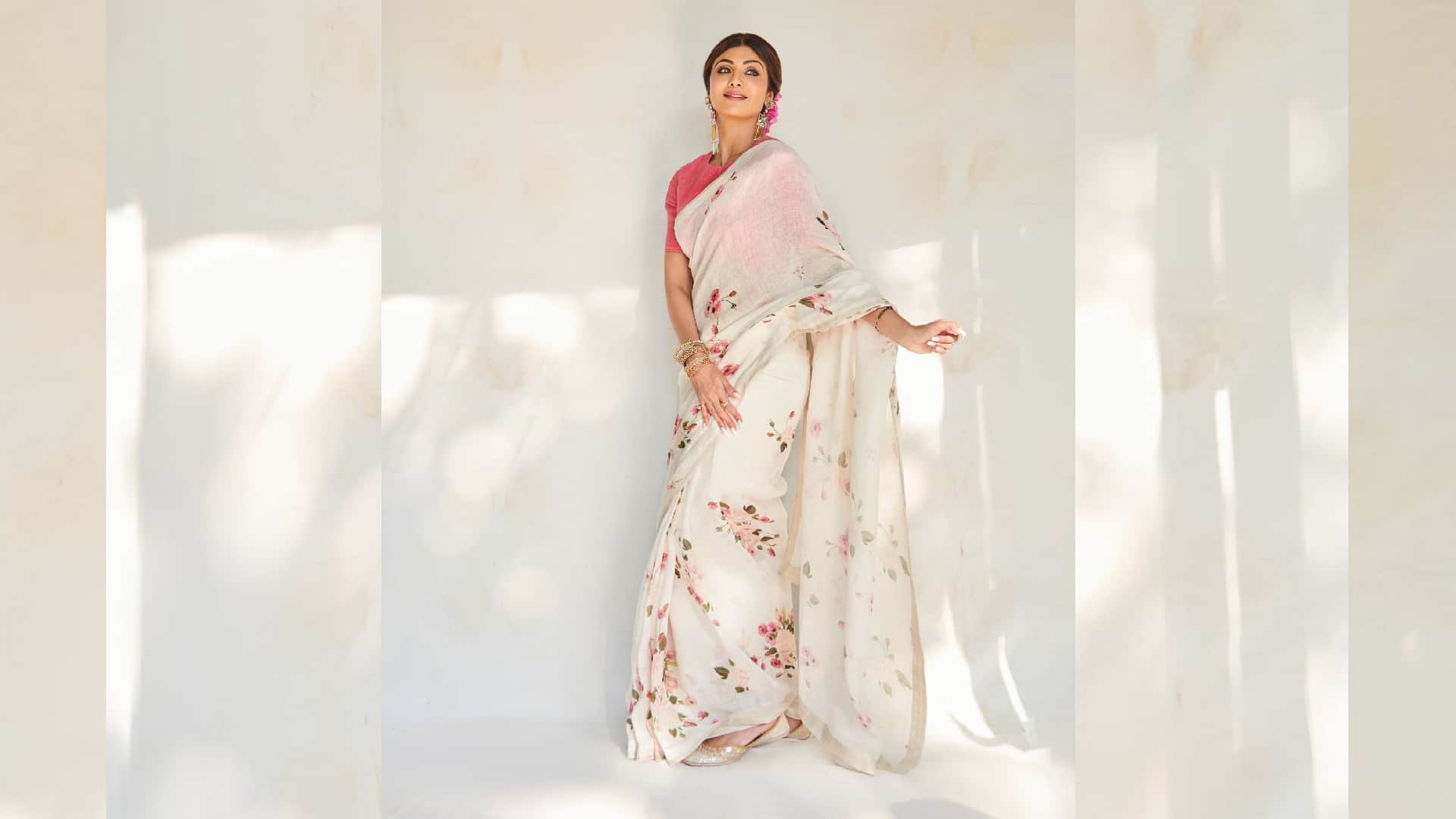 shilpa shetty white floral saree with gajra in hair look gorgeous