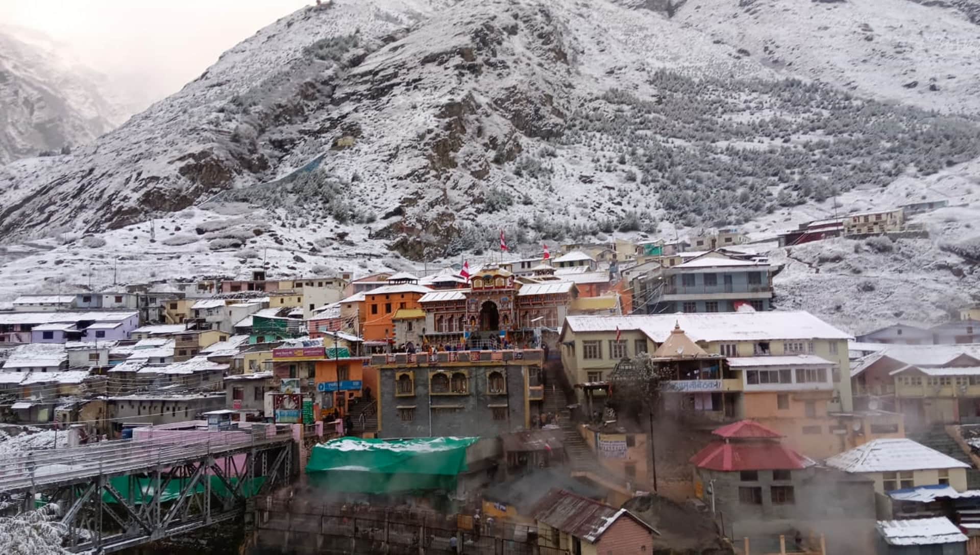 Snowfall in Uttarakhand Badrinath Dham Yamunotri fog shadow Weather See photos Read more updates in hindi
