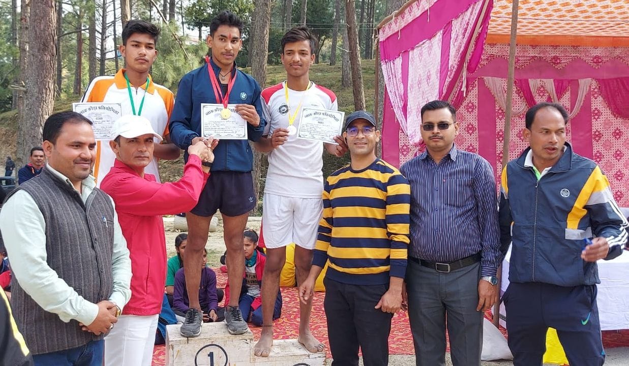 Kamlesh Wins 100 Meter Race