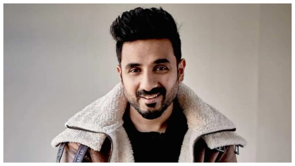 Stand up comedian Vir Das show cancelled in Bengaluru after Hindu outfits protest