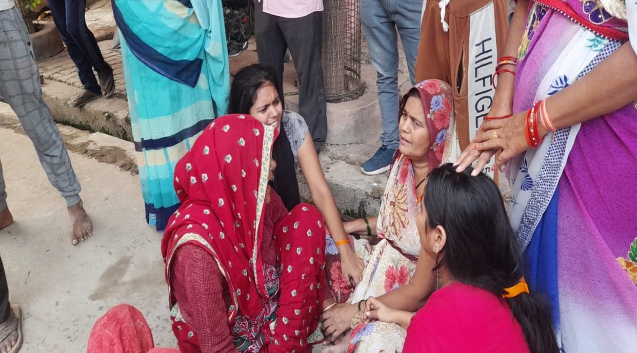 Bloody conflict in land dispute in mirzapur one killed and 15 injured due to bullet injuries
