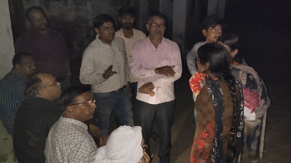 watchman murdered in the cement warehouse in Agra