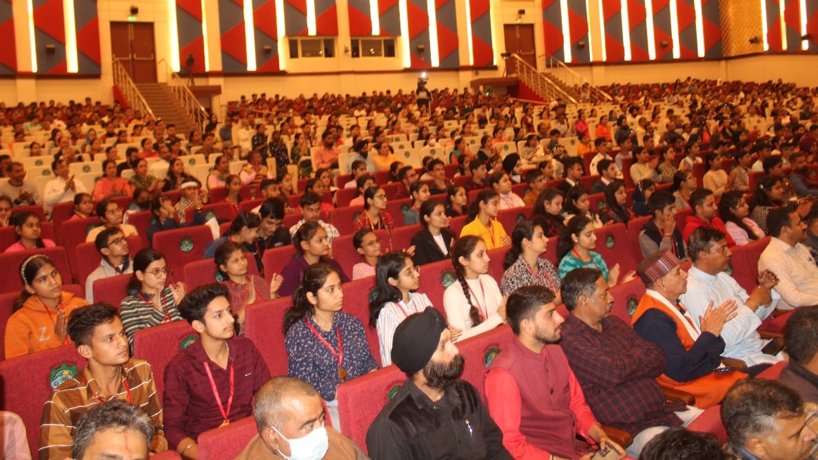 Amar Ujala Meritorious Student Award jammu: students said Parents made every difficulty easy during the Corona