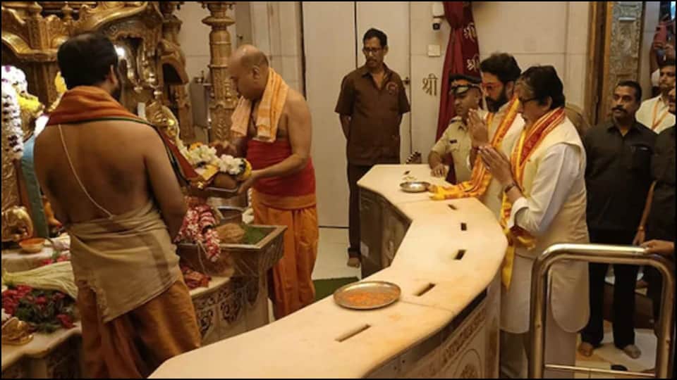 Amitabh Bachchan Abhishek Bachchan visit Siddhivinayak Temple as Uunchai hits theatres