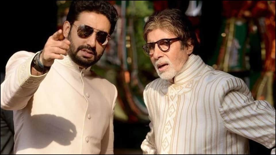 Amitabh Bachchan Abhishek Bachchan visit Siddhivinayak Temple as Uunchai hits theatres