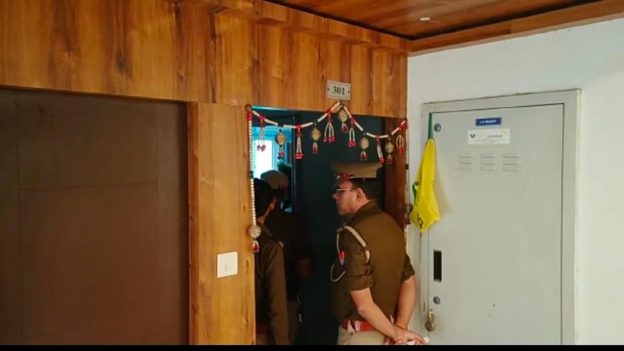businessman commits suicide after killing wife in Greater Noida Fusion Homes Society