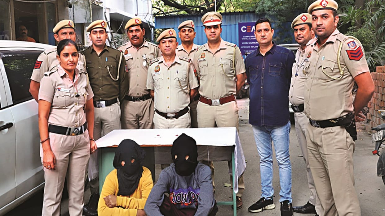 murder and robbery case old lady was killed by former maid and her husband for robbing in Delhi