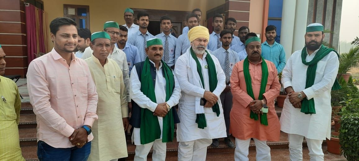 rakesh tikait reached in maghar