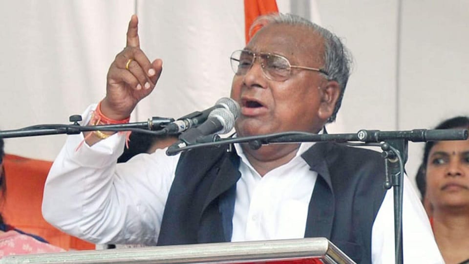 Congress Hanumantha Rao demands caste-wise census in Telangana