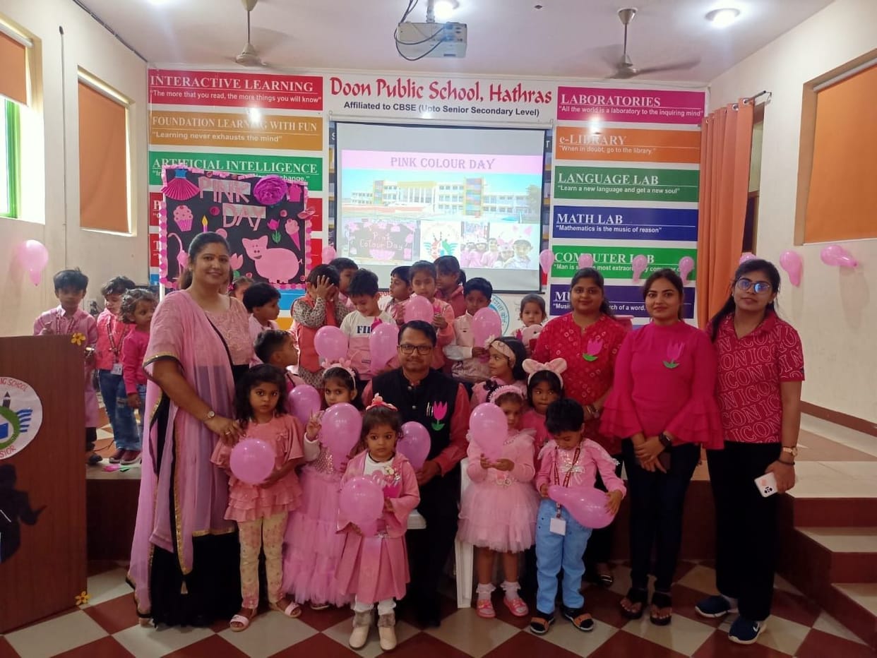 Hathras: Children looked like pink lotus in the pond