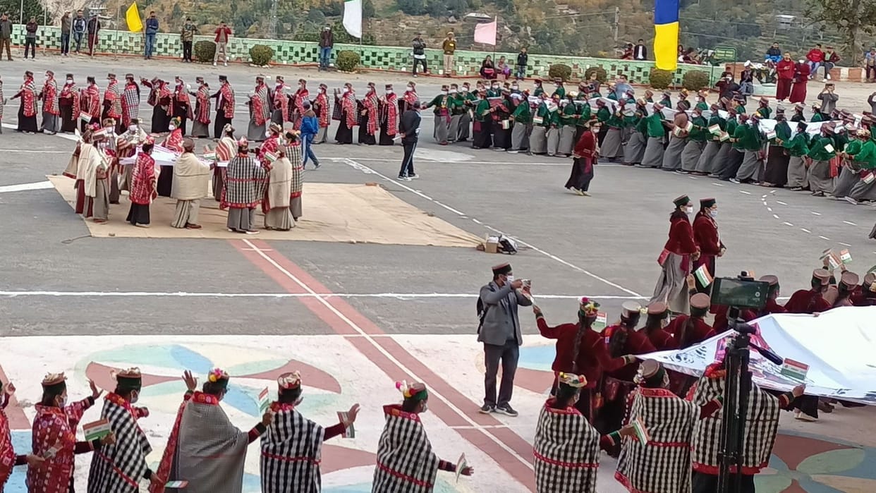 himachal election 2022 voters enjoy kinnauri nati during polling in kinnaur himachal pradesh