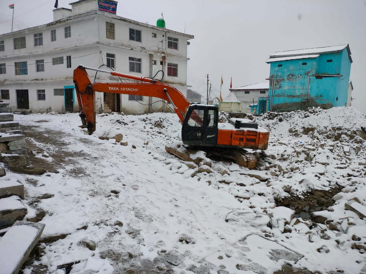Kedarnath reconstruction work in full swing amid snowfall