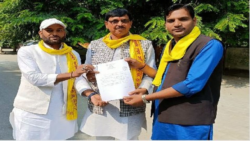 Mainpuri By-Election 2022 Nomination paper bought for Dimple Yadav in four sets