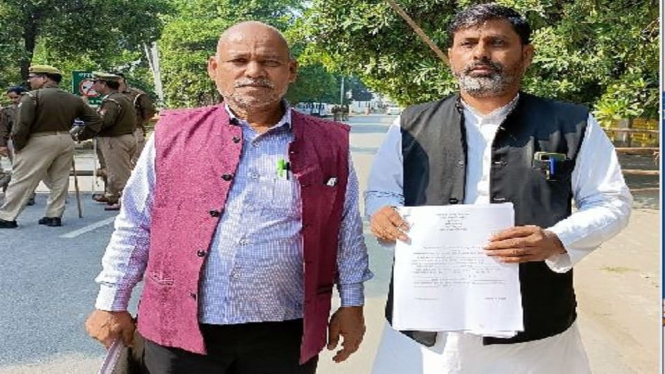 Mainpuri By-Election 2022 Nomination paper bought for Dimple Yadav in four sets