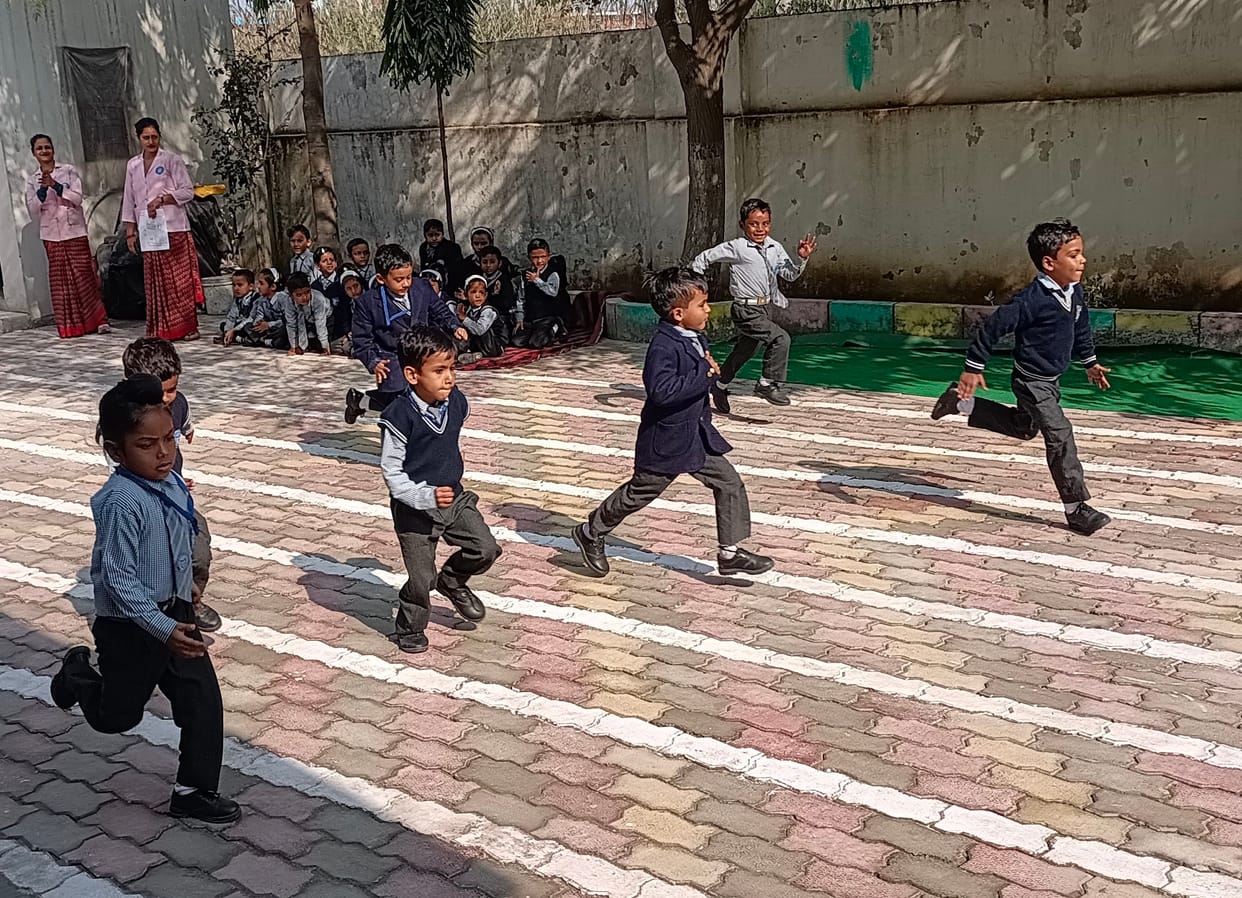 Shraddha and Krishna were the first in the frog race