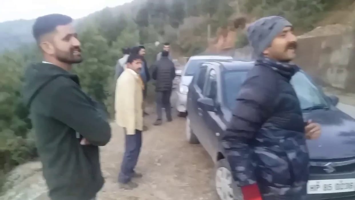 himachal election 2022 congress candidate Harshwardhan Chauhan accused bjp workers beaten him