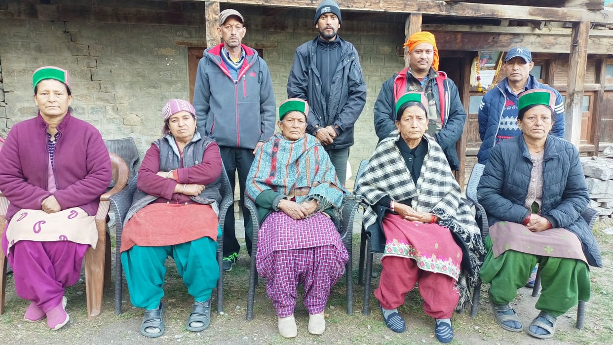 himachal election 2022 india first voter shyam saran negi family and kalpa villagers cast vote