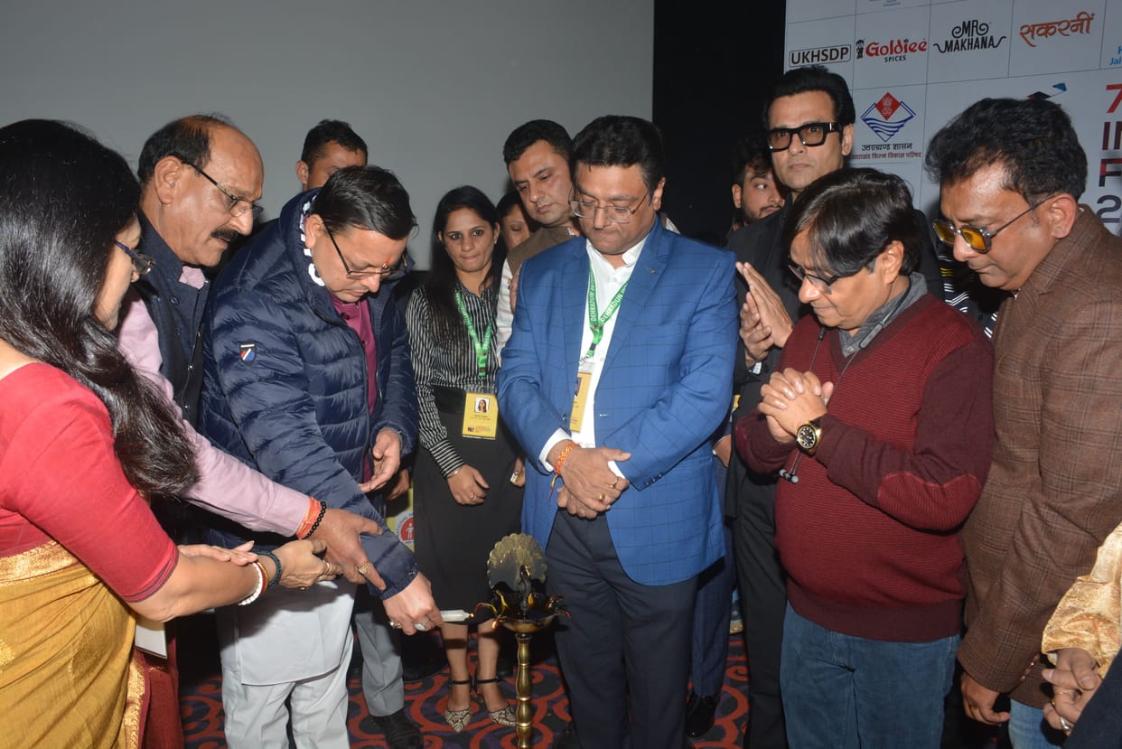 Dehradun International Film Festival 2022: CM Pushkar singh Dhami honored Bollywood actors