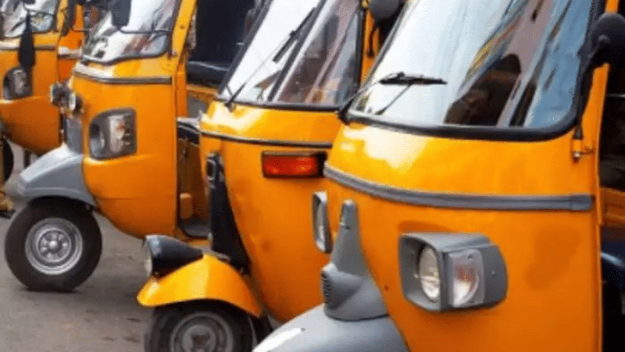 all type of vehicles sale increase in October 2022 Passenger vehicle three wheelers two wheelers
