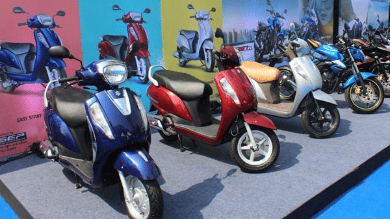 all type of vehicles sale increase in October 2022 Passenger vehicle three wheelers two wheelers
