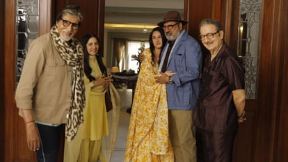 Uunchai Movie Review in hindi amitabh bachchan neena gupta boman irani starrer film