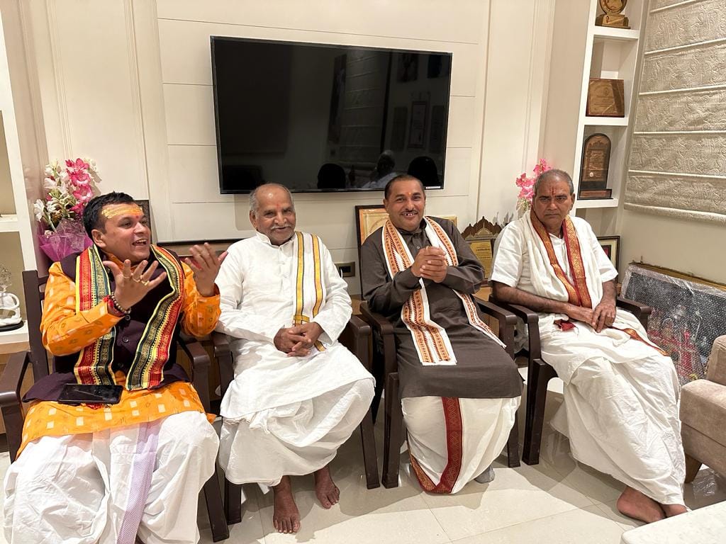 Two torn in Kashi Vidvat Parishad over Shankaracharya selection controversy know full detail