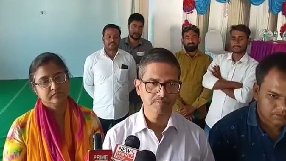Former IPS Amitabh Thakur declared candidate in Mainpuri by-election 2022