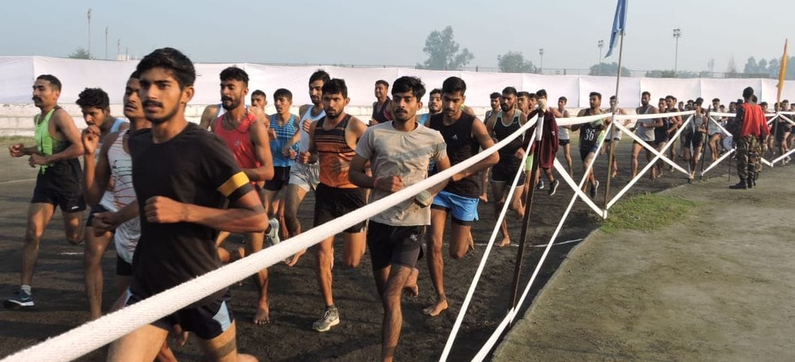Youth ran in the field with the spirit of becoming a soldier, most of them lost their breath