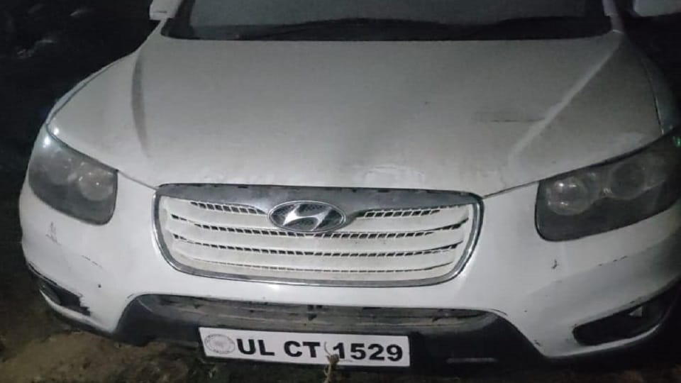 Ghaziabad police recovered two vehicles of same number from Prakash Jhas flat