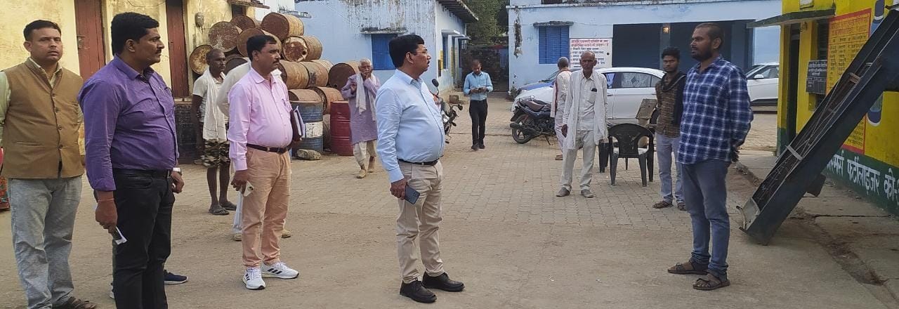 Chitrakoot: Nodal officer inspected paddy procurement centers