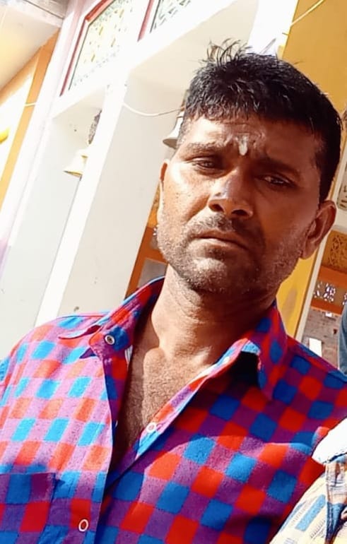 Hardoi, Tractor-trolley filled with stubble overturned, driver dies