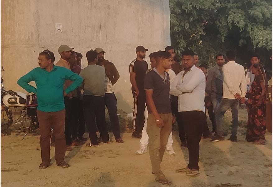 Student dies after falling from overbridge on birthday in mirzapur who  returning after celebrating party